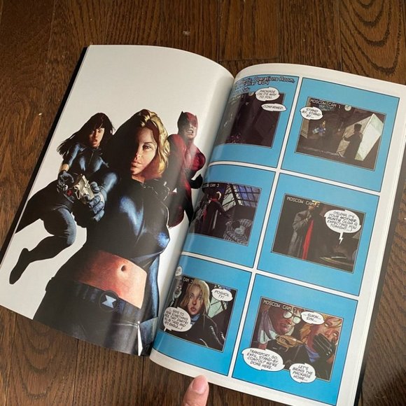 BLACK WIDOW MARVEL KNIGHTS PAPERBACK - Picture 3 of 5